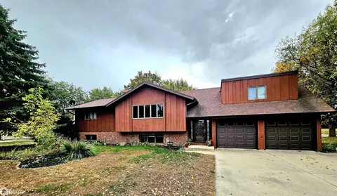 1902 E Lucas St, Algona, IA 50511