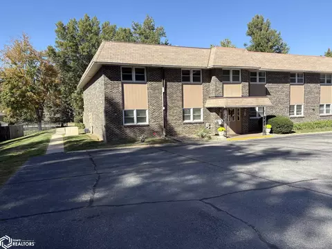 7 Oak Knoll Rd, Red Oak, IA 51566