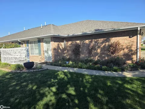 1707 C Linden Dr, Fairfield, IA 52556