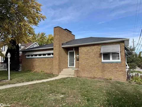 318 W 13th St, Carroll, IA 51401