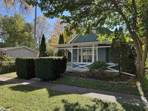 304 W Adams Ave, Fairfield, IA 52556