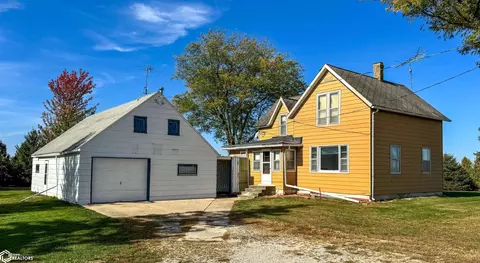757 120th St, Hampton, IA 50441
