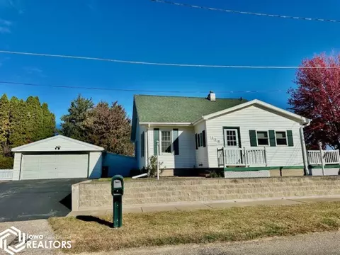 310 Louisa St, Burlington, IA 52601