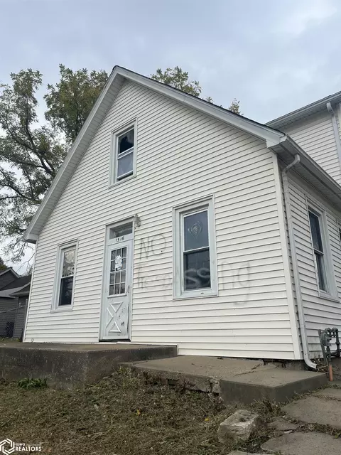 1516 N 9th St, Burlington, IA 52601