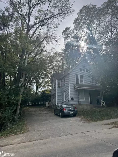 1127 Washington St, Burlington, IA 52601