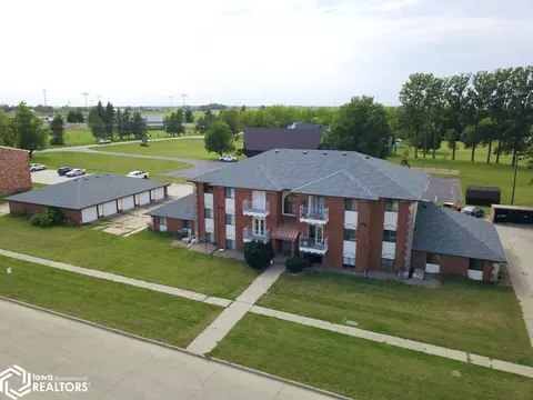 1629 Sunset St, Grinnell, IA 50112