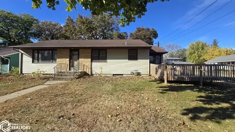 207 N Lincoln St, Lake Mills, IA 50450
