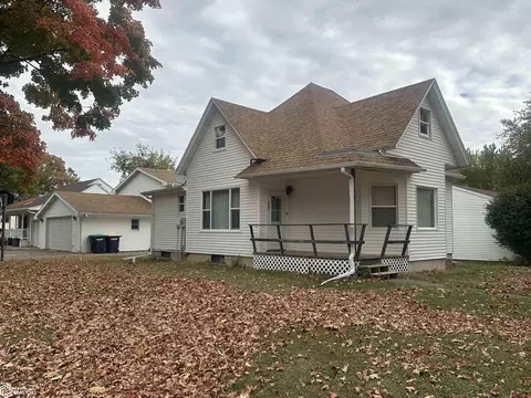 530 Washington St, Wapello, IA 52653