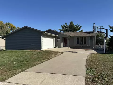 2208 Maple Blvd, Marshalltown, IA 50158