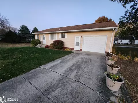 210 N Mill Rd, Buffalo Center, IA 50424