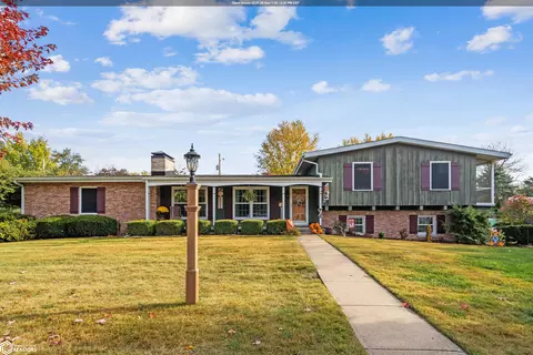 418 S 5th St, Wapello, IA 52653