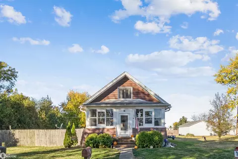 2207 Charles Ave, Burlington, IA 52601