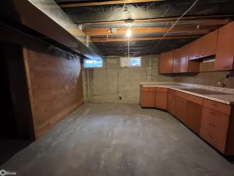 Kitchen - 1571 Laurel, Hamilton, IL 62341 photo 7 of 8