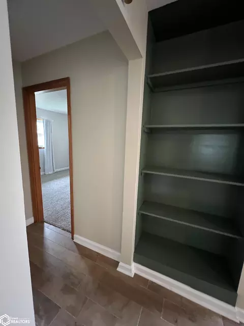 Entry Way - 1571 Laurel, Hamilton, IL 62341 photo 5 of 8