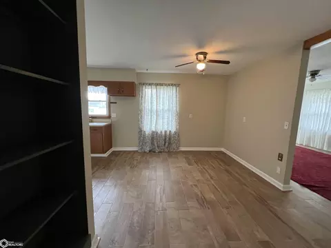 Living - 1571 Laurel, Hamilton, IL 62341 photo 7 of 8