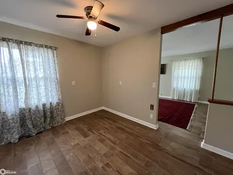 Living - 1571 Laurel, Hamilton, IL 62341 photo 6 of 8