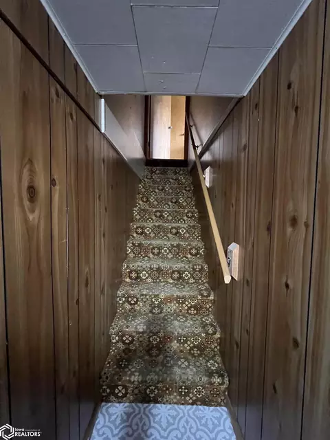 Entry Way - 1571 Laurel, Hamilton, IL 62341 photo 6 of 8