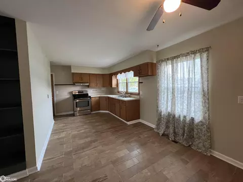 Kitchen - 1571 Laurel, Hamilton, IL 62341 photo 4 of 8