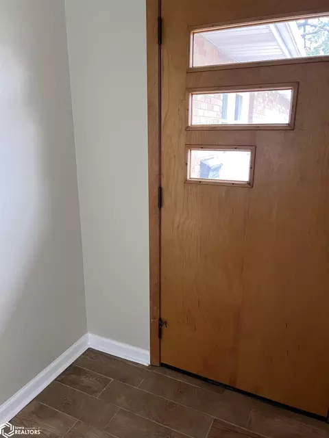 Entry Way - 1571 Laurel, Hamilton, IL 62341 photo 1 of 8