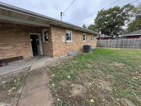 Exterior - 1571 Laurel, Hamilton, IL 62341 photo 5 of 8