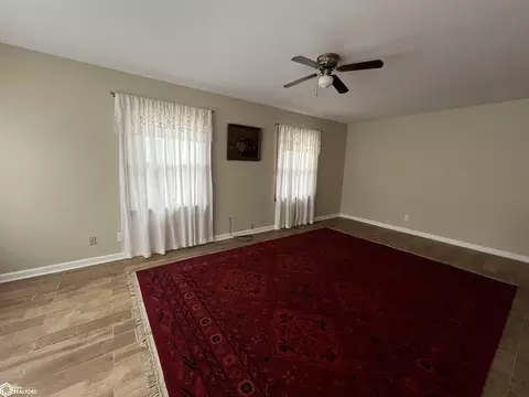 Living - 1571 Laurel, Hamilton, IL 62341 photo 3 of 8