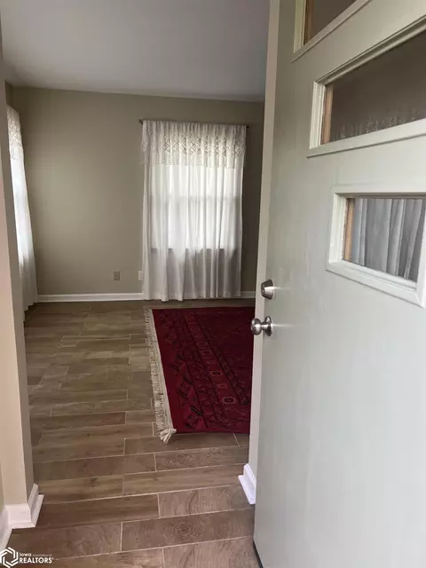 Entry Way - 1571 Laurel, Hamilton, IL 62341 photo 3 of 8