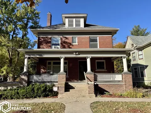 808 S Main St, Fairfield, IA 52556