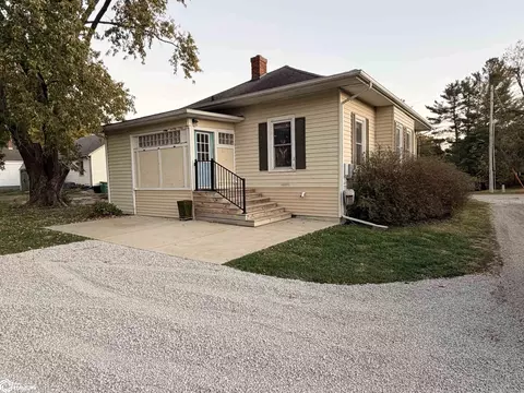 905 E Jefferson Ave, Fairfield, IA 52556