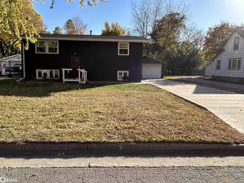 201 3rd Ave NE, Pocahontas, IA 50574