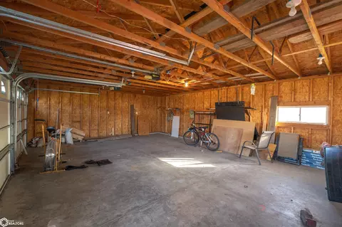 Other - 606 E 11th St, Vinton, IA 52349 photo 2 of 6