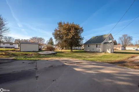 Exterior - 606 E 11th St, Vinton, IA 52349 photo 3 of 3