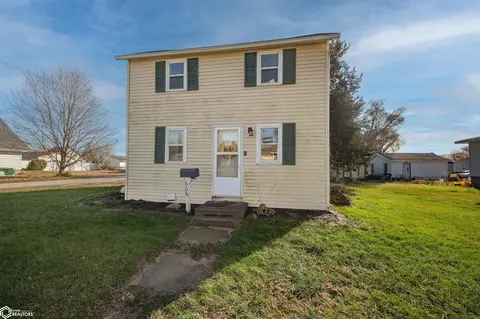 606 E 11th St, Vinton, IA 52349
