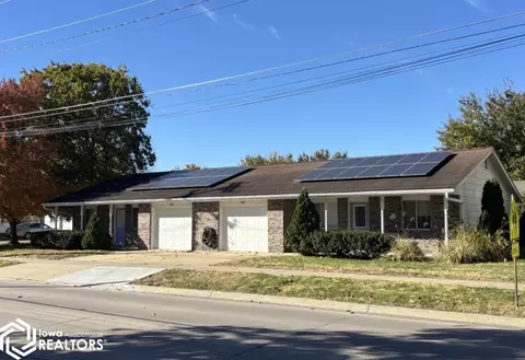 400 S And 402 S D St, Fairfield, IA 52556