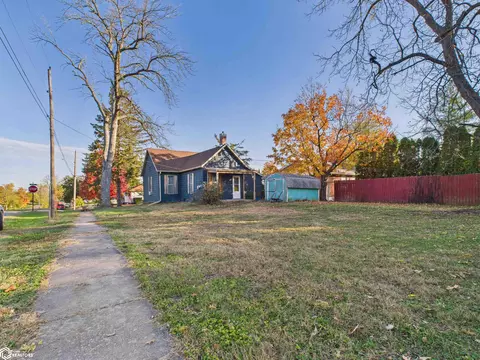 Exterior - 1310 Laurel, Hamilton, IL 62341 photo 4 of 5