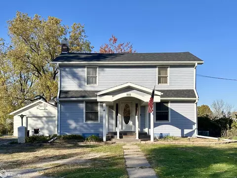 801 Curtis Ave, Chariton, IA 50049