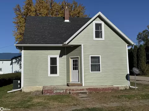 106 E Church St, Laurel, IA 50141