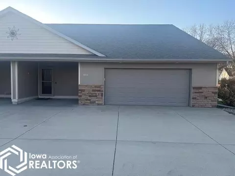 901 3rd Ave S, Clear Lake, IA 50428