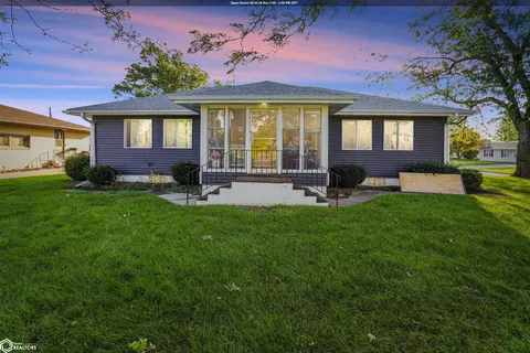 1918 S Center St, Marshalltown, IA 50158