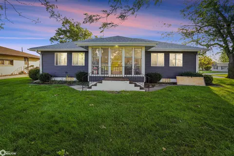 1918 S Center St, Marshalltown, IA 50158