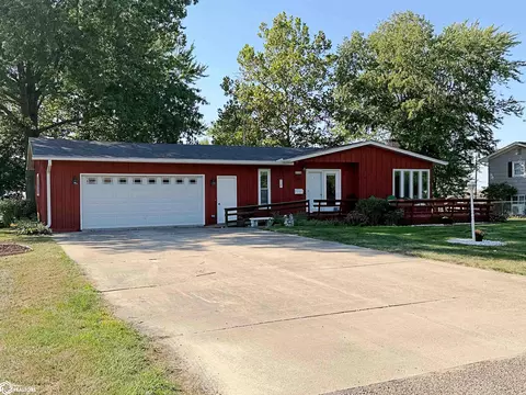 118 S Orchard Ln, New London, IA 52645
