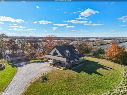 31672 245th St, Bonaparte, IA 52620