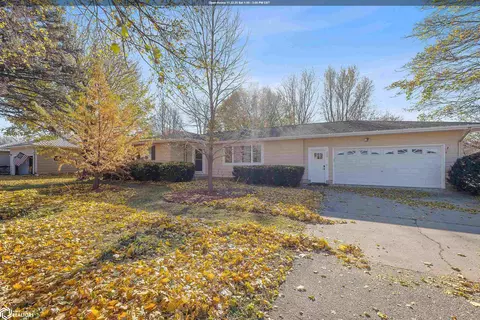 235 W Bosworth St, Manly, IA 50456