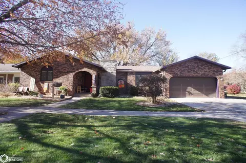 1409 Grove St, Webster City, IA 50595