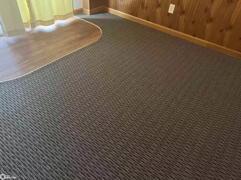 Living - 235 Jamar Ct, Hamilton, IL 62341 photo 5 of 9