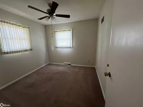 Bedroom - 235 Jamar Ct, Hamilton, IL 62341 photo 5 of 11