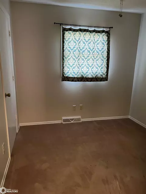 Bedroom - 235 Jamar Ct, Hamilton, IL 62341 photo 10 of 11