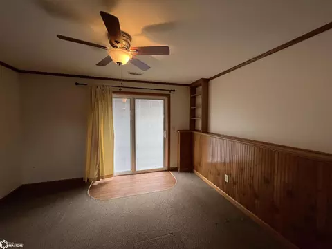 Living - 235 Jamar Ct, Hamilton, IL 62341 photo 7 of 9