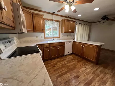 Kitchen - 235 Jamar Ct, Hamilton, IL 62341 photo 7 of 8
