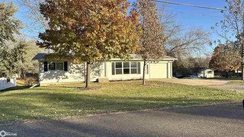 1616 S 7th St, Oskaloosa, IA 52577