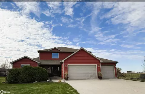 1321 Woodland Ct, Washington, IA 52353